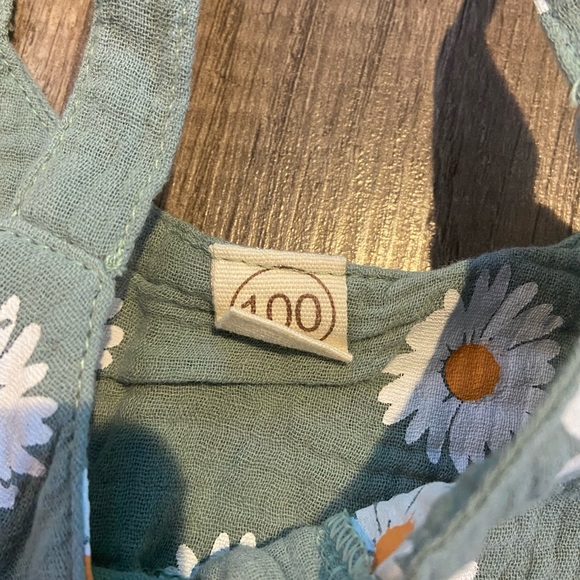 Matching short set - Picture 2 of 3